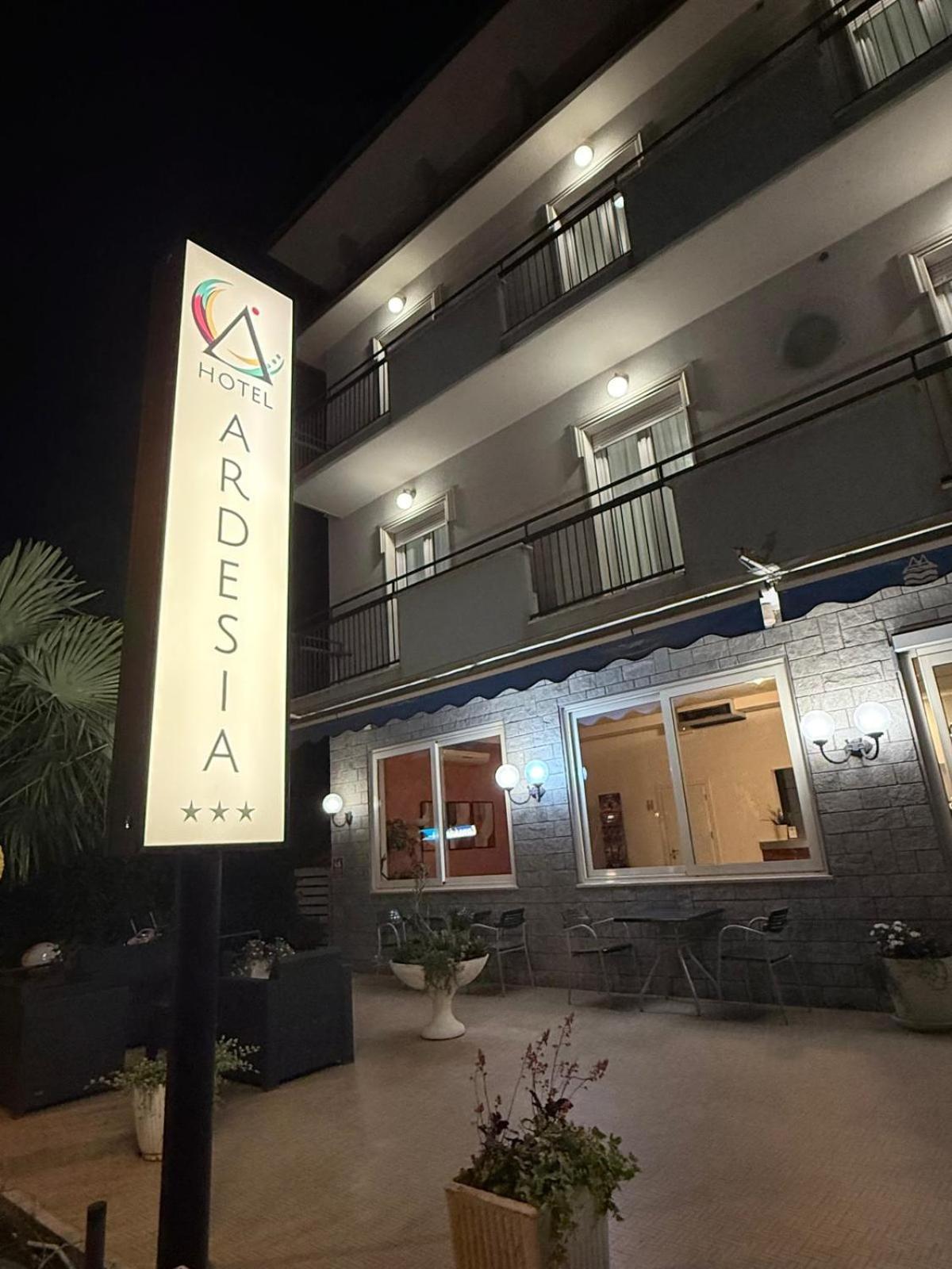Hotel Ardesia Rimini Eksteriør bilde
